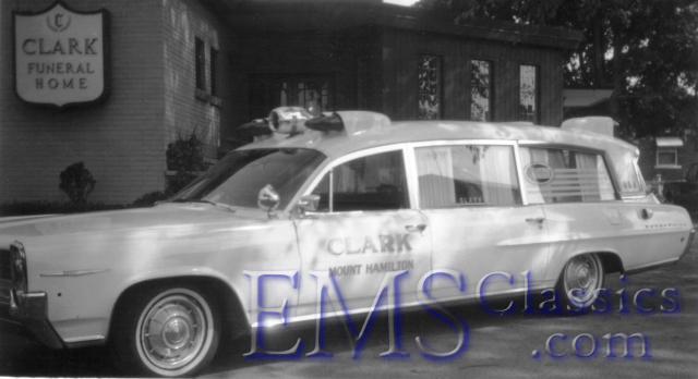 1964SuperiorPontiac,ClarkFH,HamiltonON,photoWaltMcCall.jpg