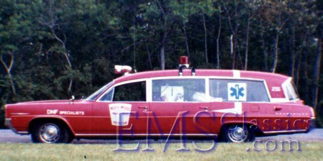 1964SuperiorPontiac,MotoMedic,motocrossstandby,photoTerryLange.jpg