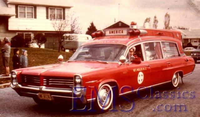1964SuperiorPontiac,MtHollyNJ,photoSteveLoftin.jpg