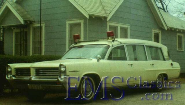 1964SuperiorPontiac,Visibarimproperlyinstalled,DiggsFH,PaulsValleyOK,photoSteveLoftin.jpg