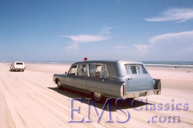 1966SuperiorCadillaconFLbeach,SummitMO,photoGreggMerksamer.jpg