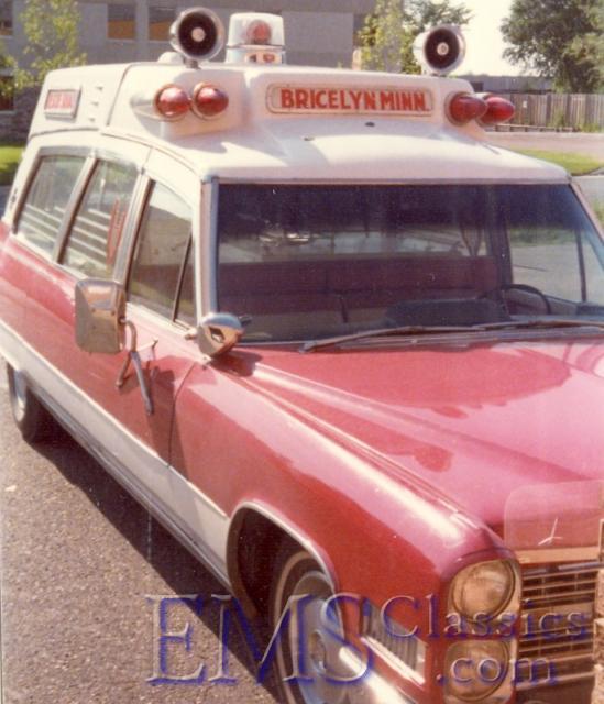 1966SuperiorPontiac,BricelynMN,phStanStone.jpg