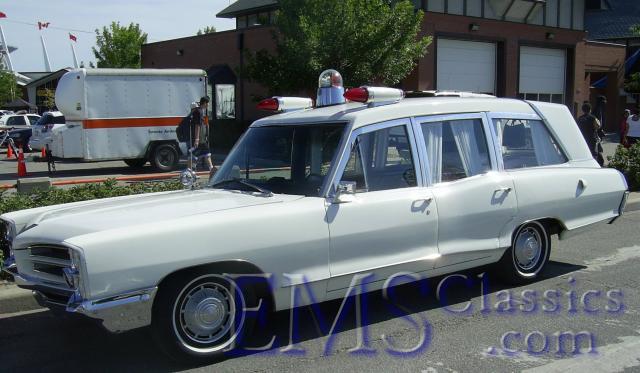 1966SuperiorPontiac,TorontoON,exJasperABCrestline,photoGlenGillies.jpg
