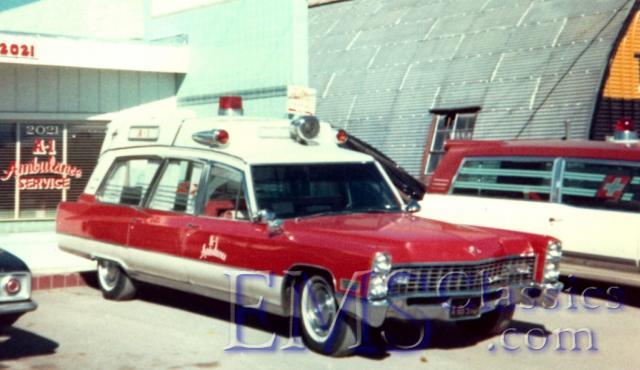 1967SuperiorCadillac,CadlesAS,SantaRosaCA,photoDrRogerWhitecomp.jpg