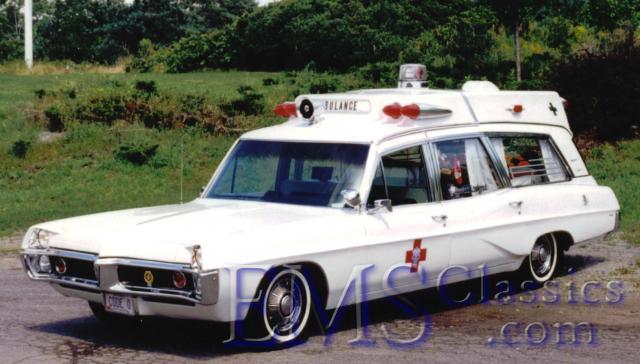 1967SuperiorPontiac,GrimsbyON01,photoDinoMorson.jpg
