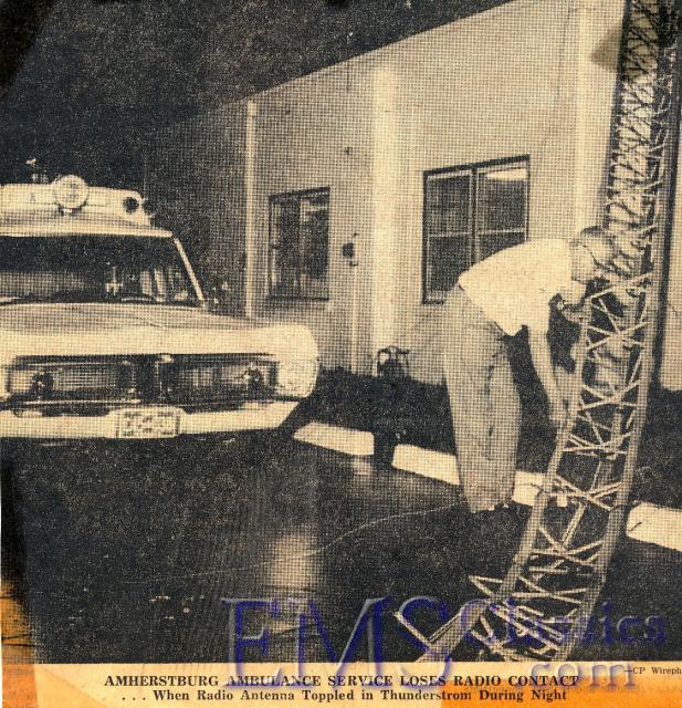 1967SuperiorPontiac,towercollapse,AmherstburgON.jpg