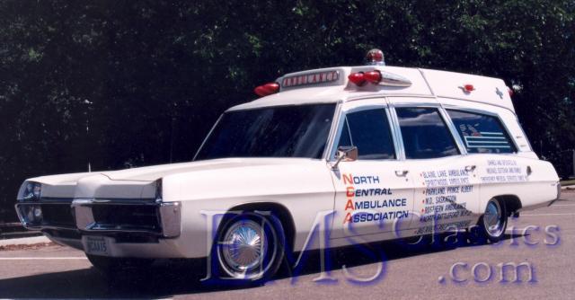 1967SuperiorPontiac01,NCAAparadecar,SK.jpg