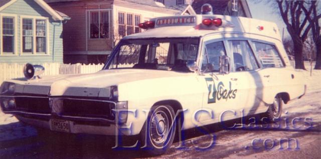 1967SuperiorPontiac01,WinnipegMB,photoTerryLangecompressed.jpg