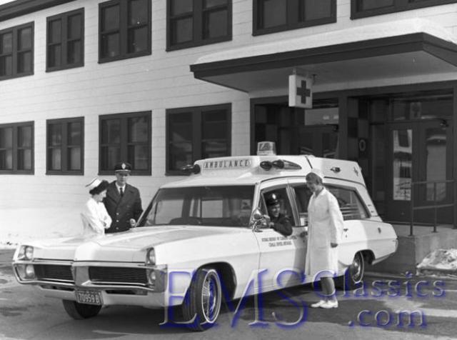 1967SuperiorPontiac01,carphotoJeanMarcDugasNB.jpg