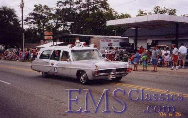 1967SuperiorPontiac01,carphotoJonathanVanDermark.jpg