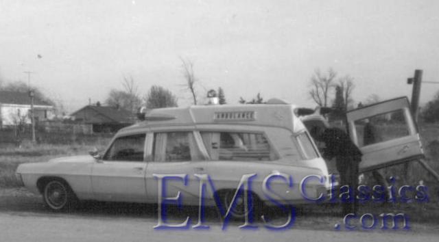 1967SuperiorPontiacforStCatharinesorNiagaraFallsON,photoWaltMcCall.jpg