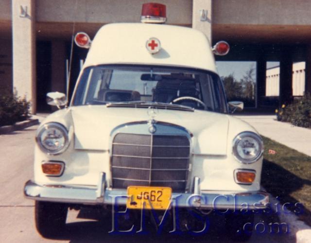 1968MercedesBenz01,withSuperiorlights,WinnipegMB,photoWayneFarmer,BrianSchauf.jpg