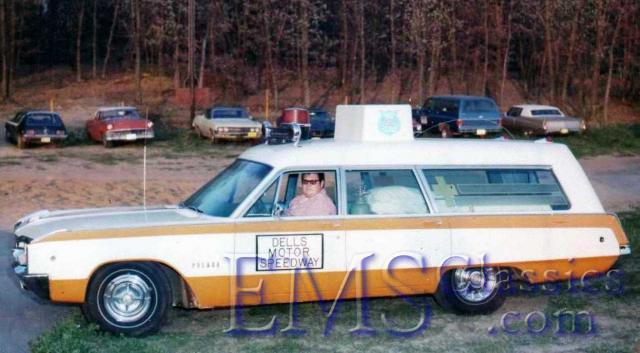 1968NationalDodge,boxonroofforIV,WisconsinDellsWI,photoTerryLange.jpg