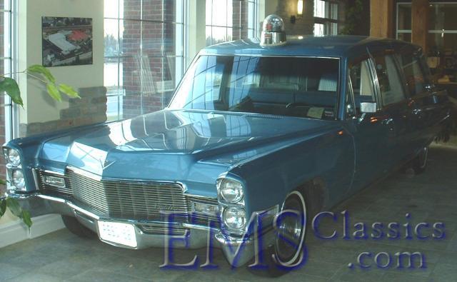 1968SuperiorCadillac01,inDemersshowroom,BeloilQC.jpg