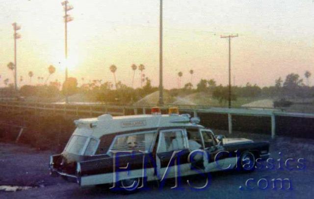 1968SuperiorCadillacatracetrack,LosAlamitosCA,photoTerryLange.jpg