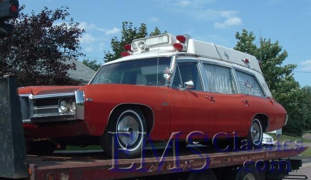 1969SuperiorPontiac,KenHolmsAS,StStephenNB,exRiversMB,carphotoJeanMarcDugas.JPG