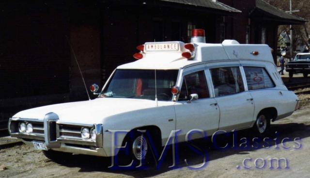 1969SuperiorPontiac,RingdahlSales,FergusFallsMN,photoTerryLange.jpg