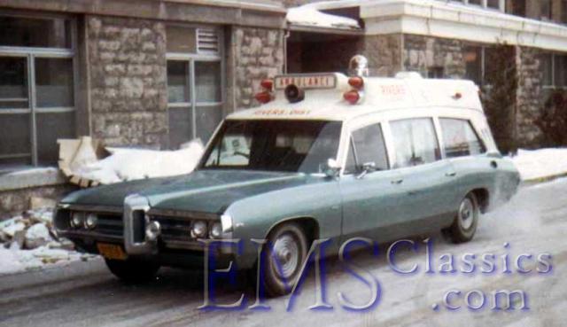 1969SuperiorPontiac01,RiversMB,photoTerryLange.jpg