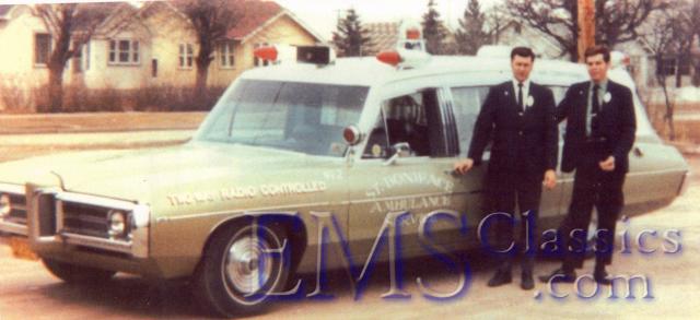 1969SuperiorPontiac01,WinnipegMB,photoBrianSchauf.jpg