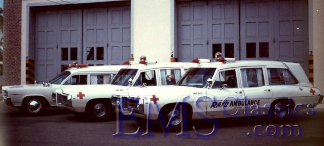 1969s1964LSuperiorPontiacs,SaskatoonSK.jpg