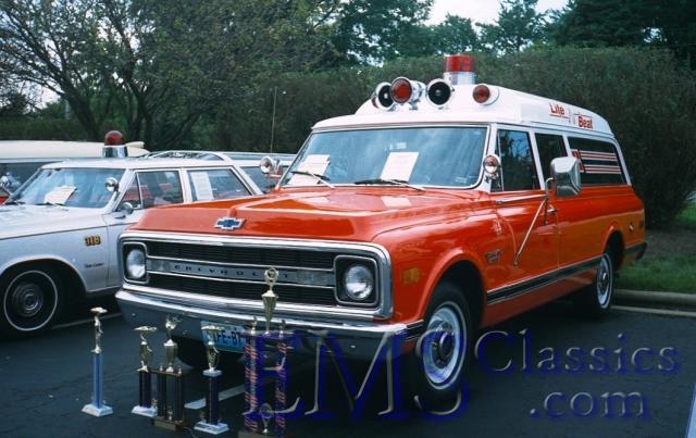 1970WayneChevroletSuburban01.jpg