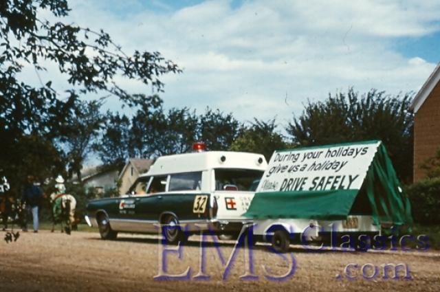 197149,1968MeteorinRosthernSKparade,photoJohnFedrau.jpg