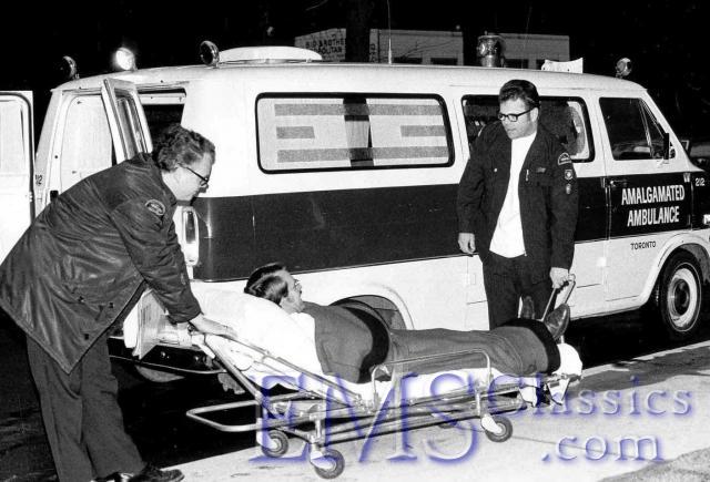 1971GoldLineFord,AmalgamatedAS,TorontoON,photoBruceNewton.jpg