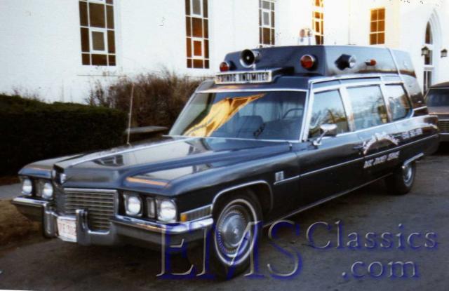 1972SuperiorCadillac,CWCoachSales,photoTerryLange.jpg