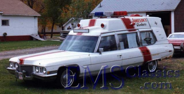 1972SuperiorCadillac,exBC,Jamieson,GlenboroMB,photoTerryLange.jpg