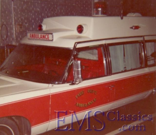 1972SuperiorPontiac,RedDeer,photoStanStone.jpg