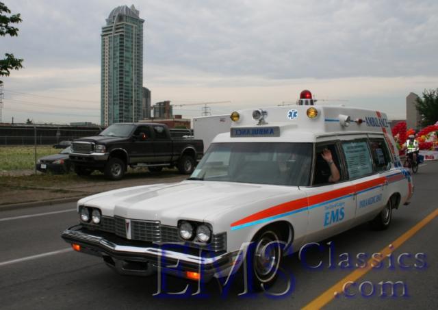 1973SuperiorPontiac05,2008StampedeParade,photoDennisMcAreavycompressed.jpg