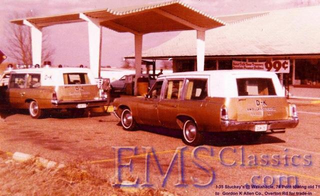 1974SuperiorPontiactowing1971SuperiorPontiac,WaxahacieTX,photoDannyGoulet.jpg