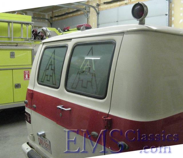 1975AmbucraftInnisfailDodgeCamroseAB03photoLenStelmaschuk.jpg