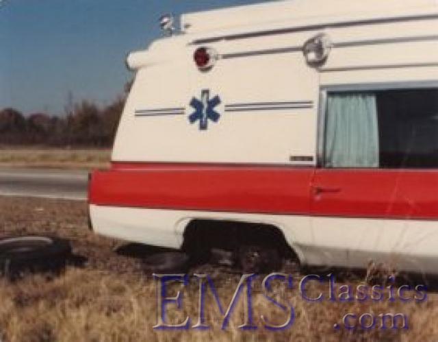 1975MillerMeteorCadillac,hindlegfelloff,hateitwhenthathappens,photoKenElliott.jpg