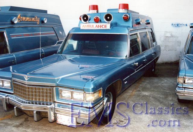 1975SuperiorCadillac,phDaveB.jpg