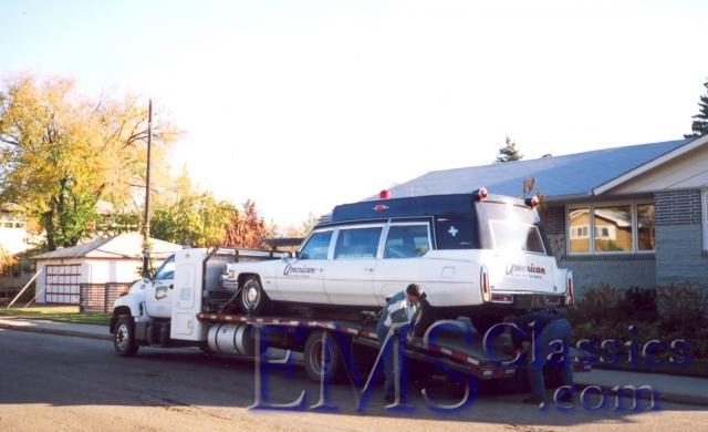 1975SuperiorCadillac13a,unloadinginSaskatoonSK.jpg