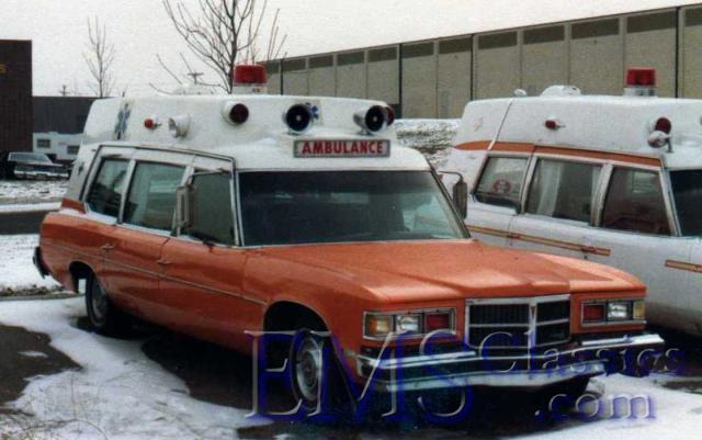 1975SuperiorPontiac,NorthAmericanAmbSales,BurnsvilleMN,photoTerryLange.jpg