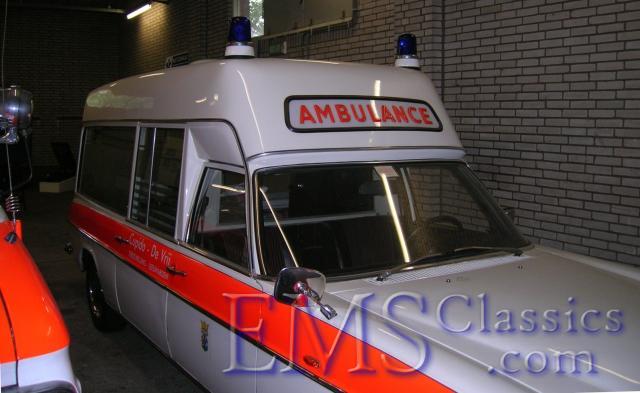 1975VisserMercedes,WestTerschellingNetherlands01,nowatNationaalAmbulanceMuseum.JPG