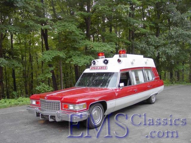 1976SuperiorCadillac,phRichLitton.jpg