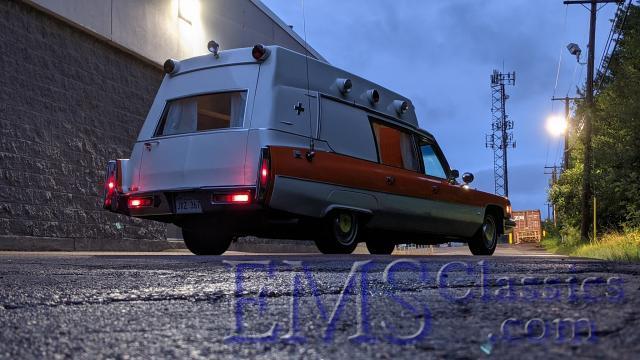 1976SuperiorXLCadillac03JeanMarcDugas.jpg