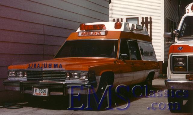 1977SuperiorCadillac01exDrumhellerAB,WinnipegMB,carphotoBrianSchauf.jpg