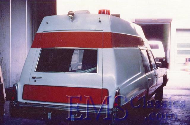 1977SuperiorCadillac09,photoDrRogerWhite.jpg