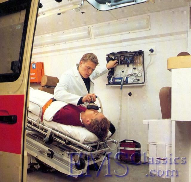 1980sRescueAmbulance04.jpg