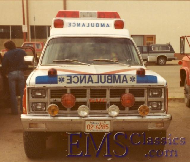 1981CrestlineGMSuburban,Lakeland,RedEarthAB01,photoAAOA.jpg