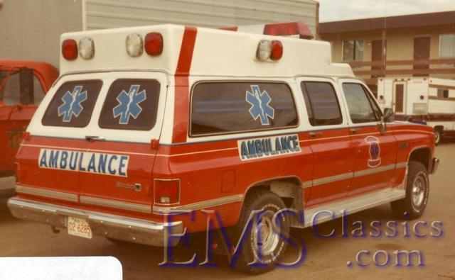 1981CrestlineGMSuburban,Lakeland,RedEarthAB02,photoAAOA.jpg
