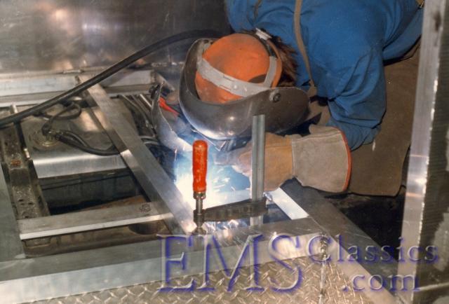 198801weldingbesidefueltank.jpg