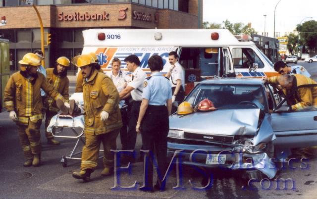1989CrestlineFord,Regina,photoSEMSA.jpg