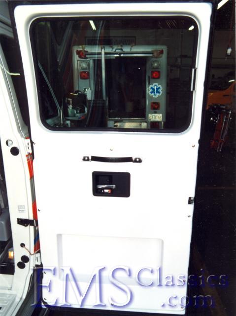 199101710S.jpg
