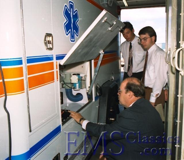 1991FordQVMinspection01DougSmith.jpg