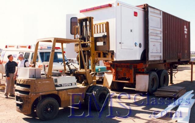 199903404CBUJordan09Wouldntitbefuntolockthedoorsothoseguyscouldntgetoutofthere.jpg